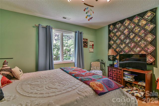 13 Silver Place, Black Mountain, NC 28711