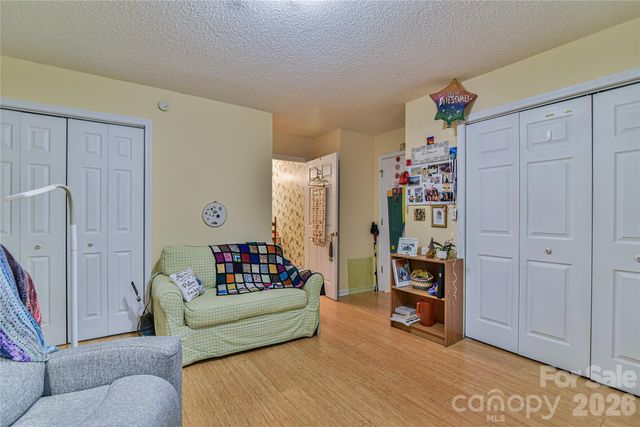 13 Silver Place, Black Mountain, NC 28711