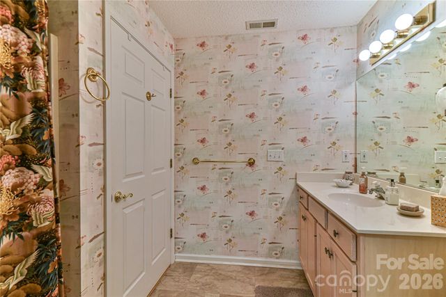 13 Silver Place, Black Mountain, NC 28711