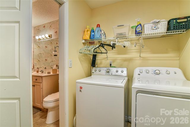 13 Silver Place, Black Mountain, NC 28711