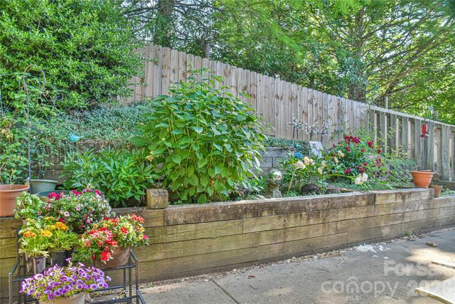 13 Silver Place, Black Mountain, NC 28711