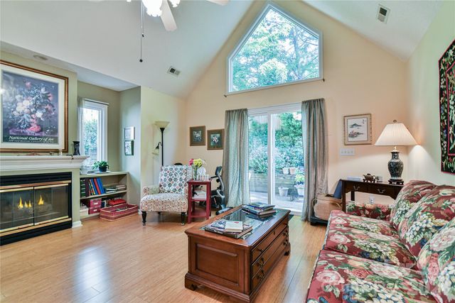 13 Silver Place, Black Mountain, NC 28711
