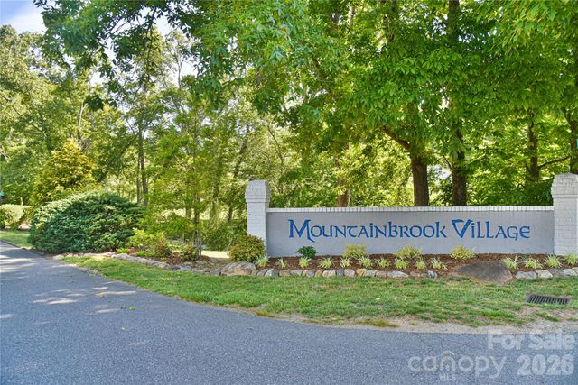 13 Silver Place, Black Mountain, NC 28711