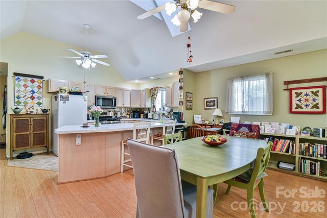 13 Silver Place, Black Mountain, NC 28711