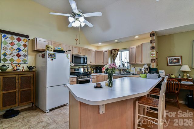13 Silver Place, Black Mountain, NC 28711