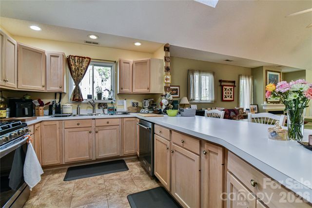 13 Silver Place, Black Mountain, NC 28711