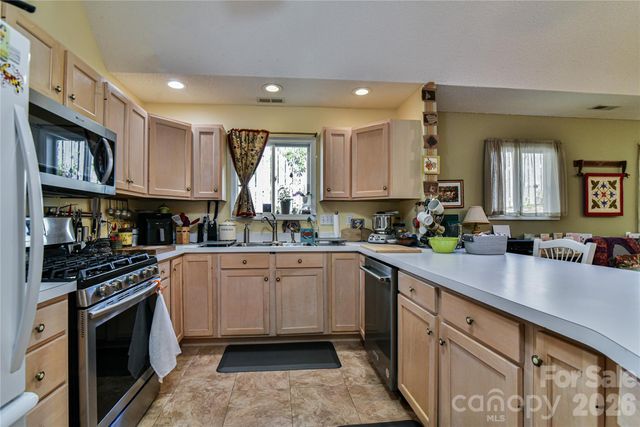 13 Silver Place, Black Mountain, NC 28711