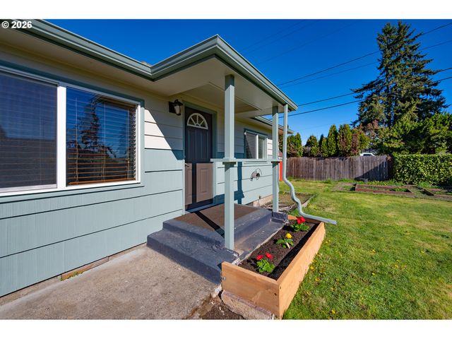 672 51ST St, Springfield, OR 97478