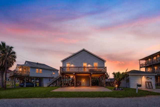 90 Dolphin Lane, Freeport, TX 77541