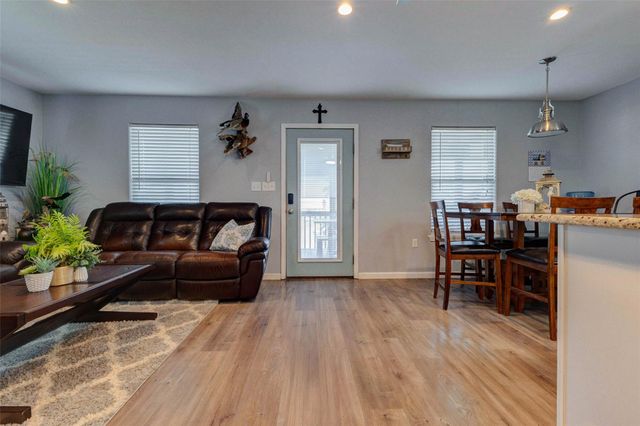 90 Dolphin Lane, Freeport, TX 77541