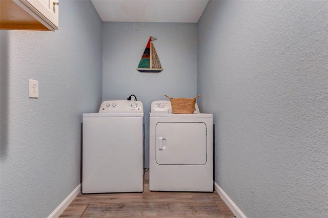 90 Dolphin Lane, Freeport, TX 77541