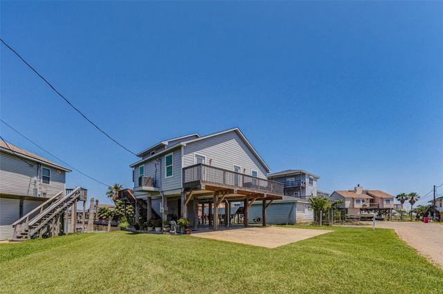 90 Dolphin Lane, Freeport, TX 77541