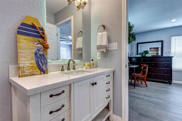 90 Dolphin Lane, Freeport, TX 77541