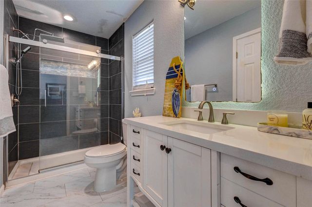90 Dolphin Lane, Freeport, TX 77541