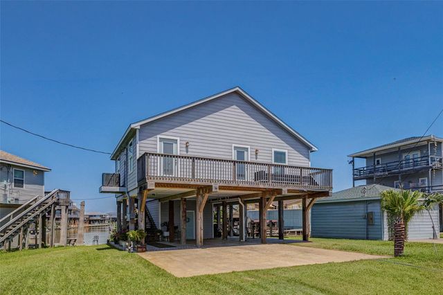 90 Dolphin Lane, Freeport, TX 77541