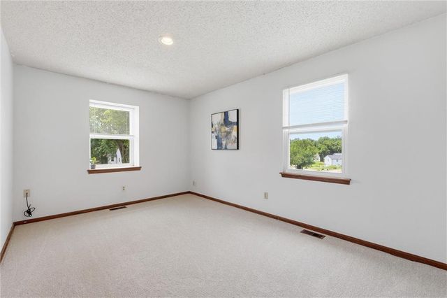 8410 New Jersey Avenue, Kansas City, KS 66112