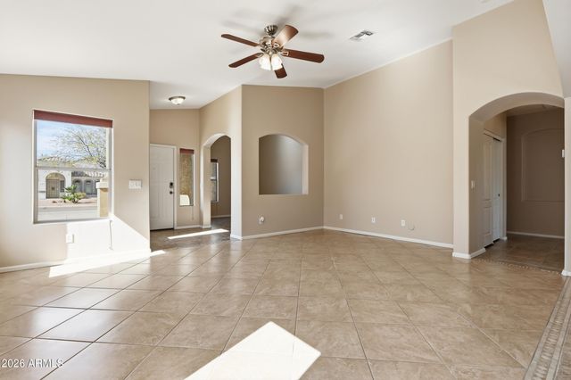 779 E MULE TRAIN Trail, San Tan Valley, AZ 85143