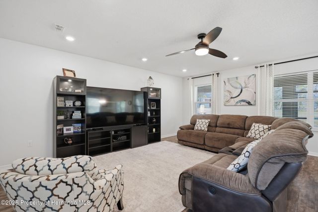 9025 Mazette Road, Weeki Wachee, FL 34613