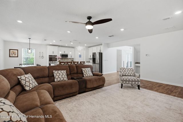 9025 Mazette Road, Weeki Wachee, FL 34613