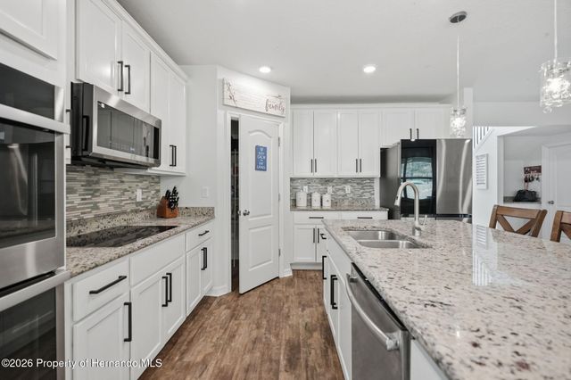 9025 Mazette Road, Weeki Wachee, FL 34613
