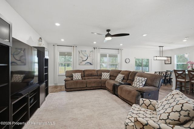 9025 Mazette Road, Weeki Wachee, FL 34613