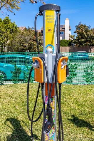 15273 Maturin 32, San Diego, CA 92127