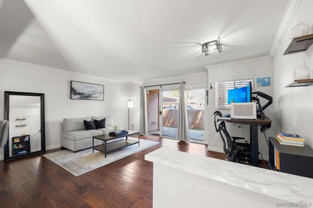 15273 Maturin 32, San Diego, CA 92127