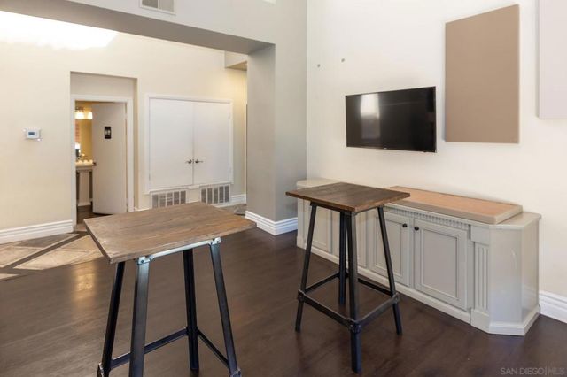 15273 Maturin 32, San Diego, CA 92127