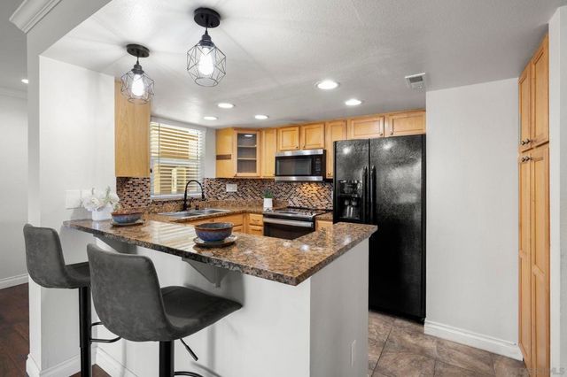 15273 Maturin 32, San Diego, CA 92127