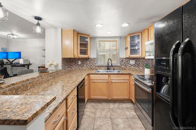 15273 Maturin 32, San Diego, CA 92127