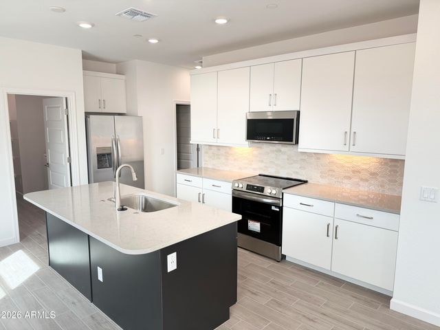 32585 N SMOKE VIEW Trail, Peoria, AZ 85383