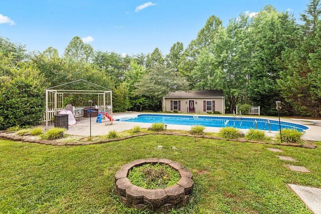 151 Bellwood Dr, Lynchburg, VA 24501