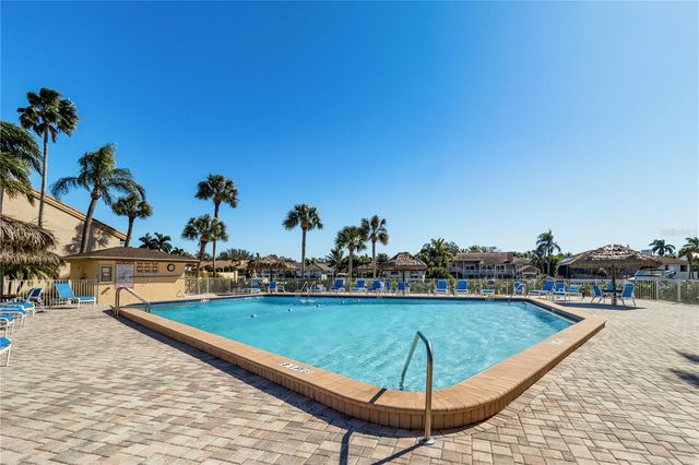 4900 BRITTANY DRIVE S 1512, St Petersburg, FL 33715