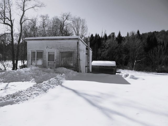 89 Route 12, Hartland, VT 05048