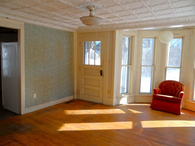 89 Route 12, Hartland, VT 05048