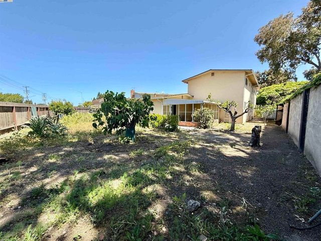 809 Coburn Ct, San Leandro, CA 94578