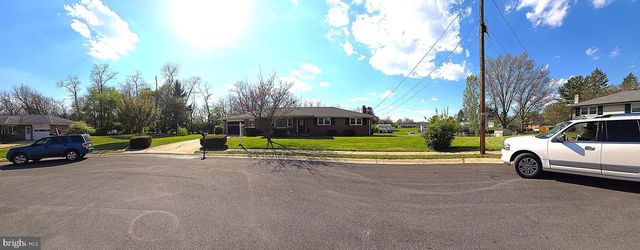 2490 CEDAR RD, York, PA 17408