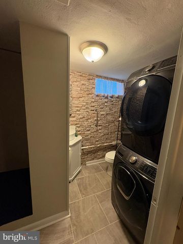 2490 CEDAR RD, York, PA 17408