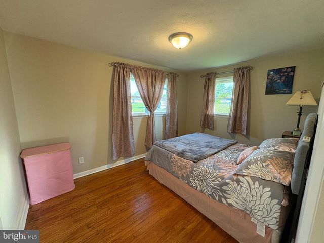 2490 CEDAR RD, York, PA 17408