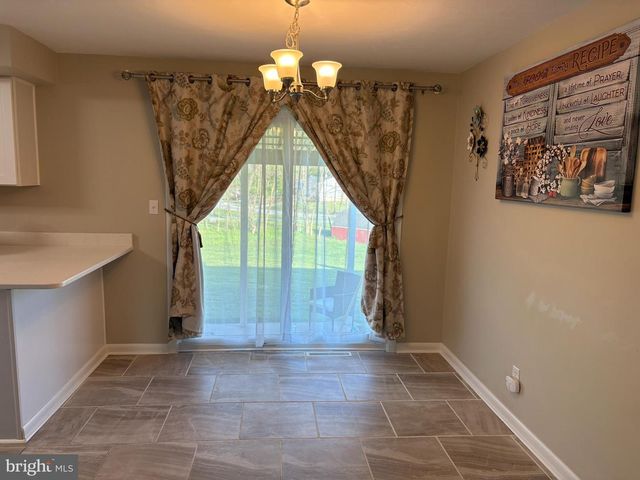 2490 CEDAR RD, York, PA 17408