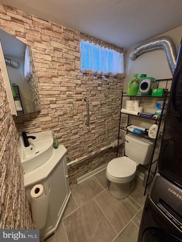 2490 CEDAR RD, York, PA 17408