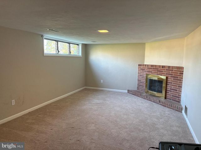 2490 CEDAR RD, York, PA 17408
