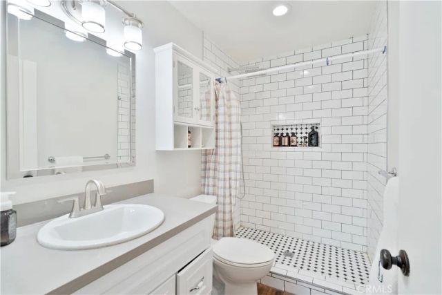 25652 Palma Alta, Valencia, CA 91355