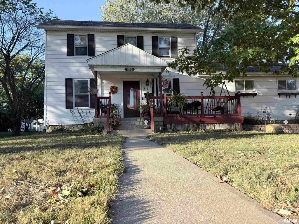313 W SPRUCE Street, Chatham, IL 62629