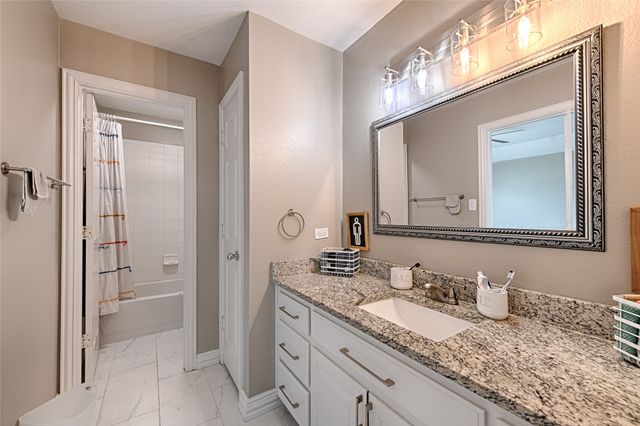 1112 Bentwater Parkway, Grand Prairie, TX 75104