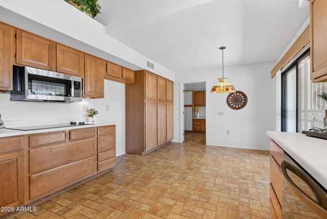13712 W ELMBROOK Drive, Sun City West, AZ 85375