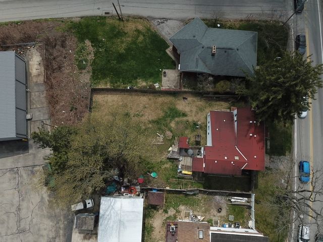 221 Clay Pike, North Huntingdon, PA 15642