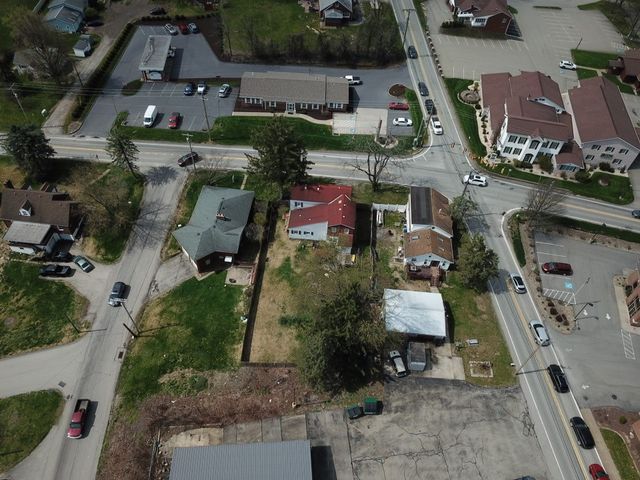 221 Clay Pike, North Huntingdon, PA 15642