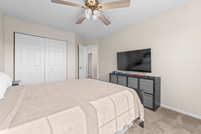 1892 Sedgegrass Trail, Aurora, IL 60504