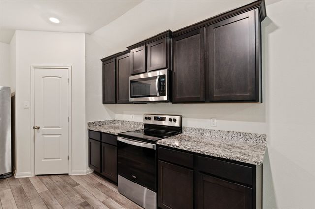175 Aster Drive, Sanger, TX 76266